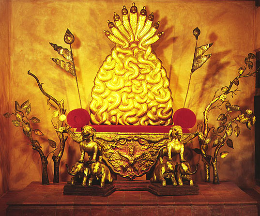 king throne